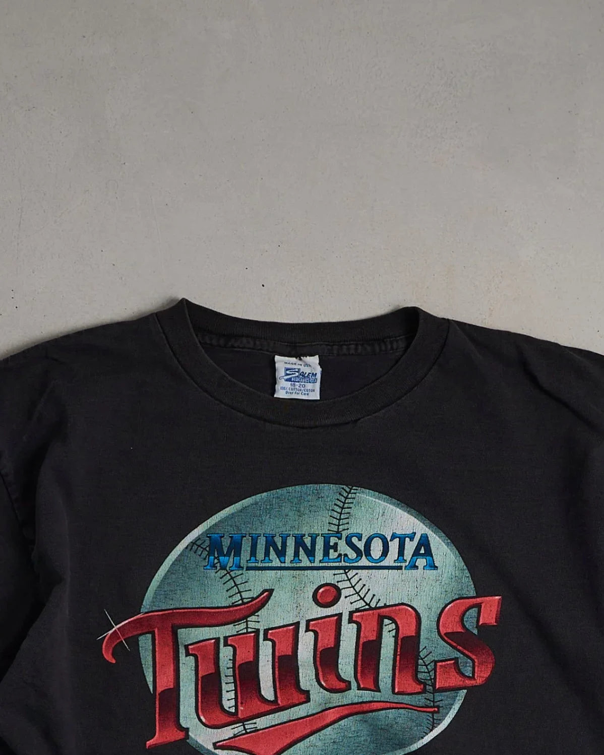 Minnesota Twins Graphic Single Stitch T-shirt Top
