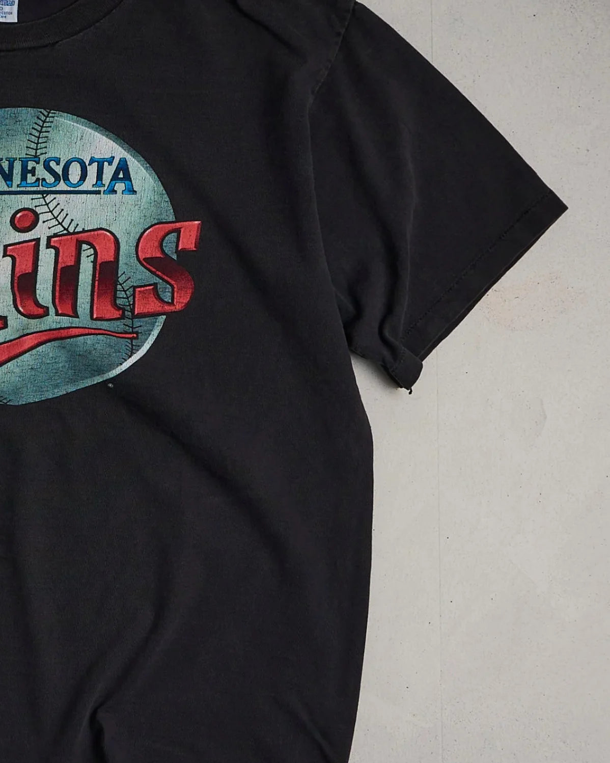 Minnesota Twins Graphic Single Stitch T-shirt Right