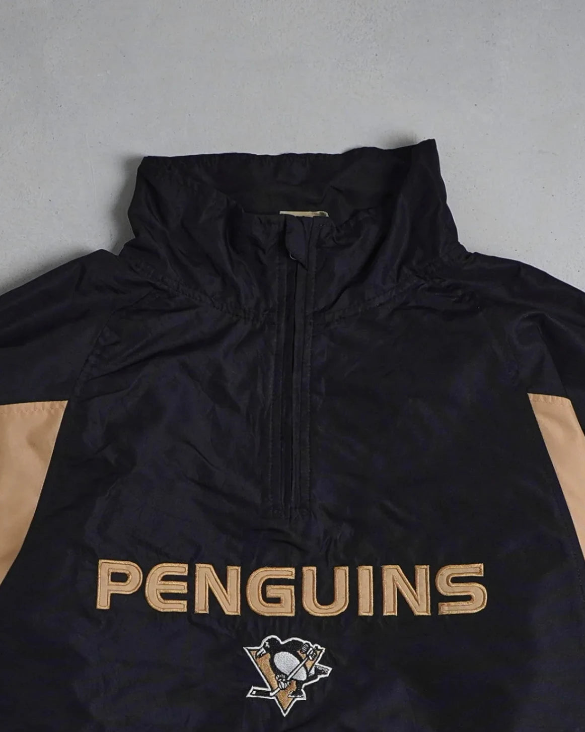 Vintage NFL Pittsburgh Penguins Windbreaker Top