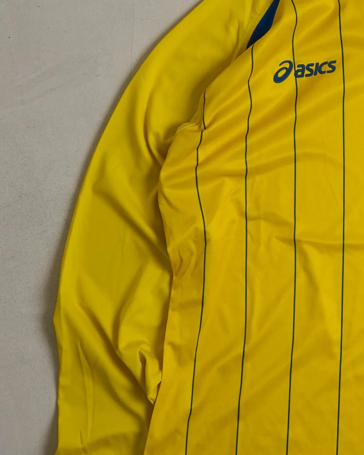 Vintage ASICS Jersey Left